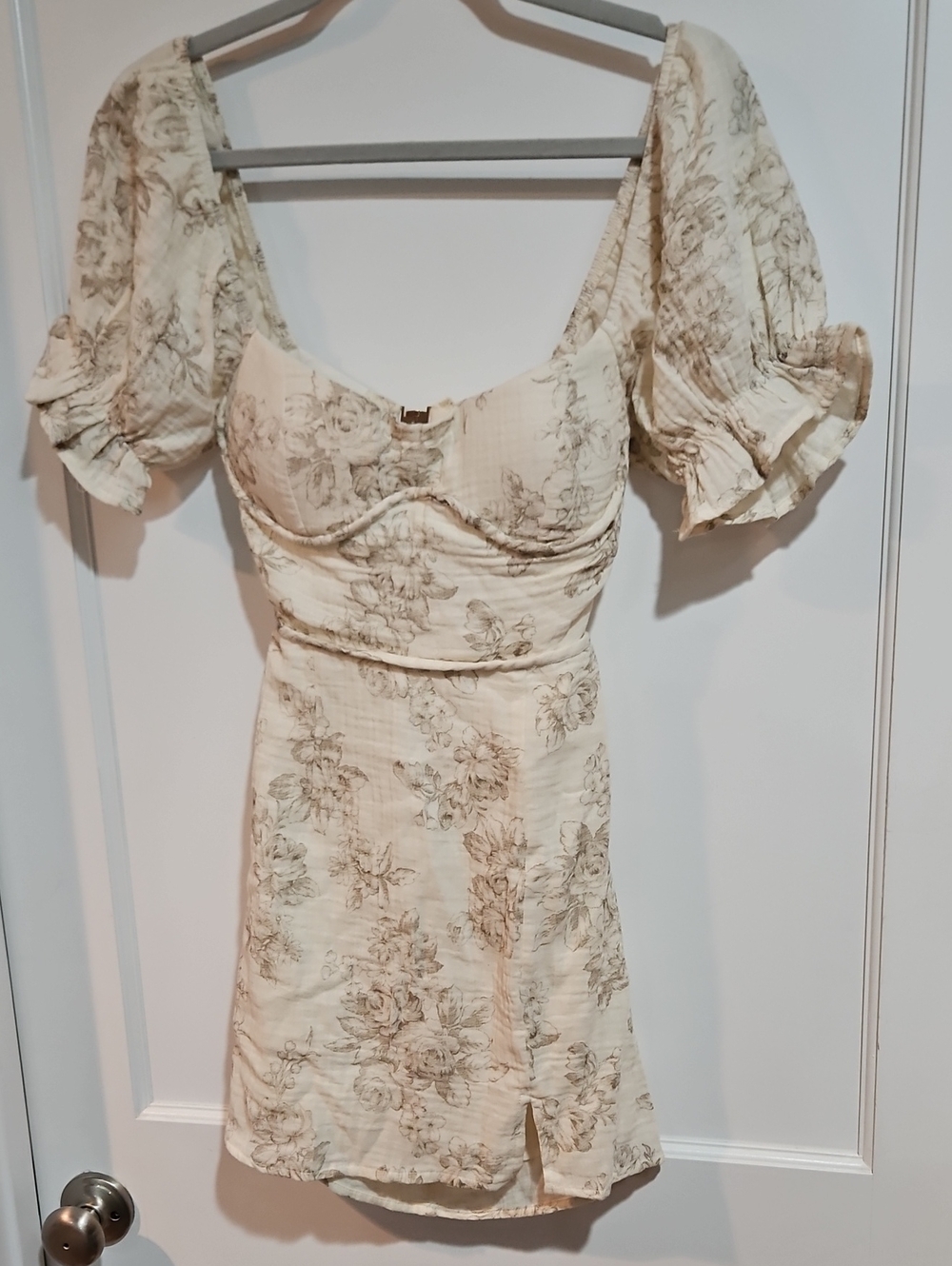 Olivaceous Cream Floral Puff-Sleeve Mini Dress